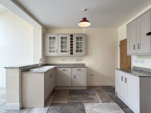 Kitchen- click for photo gallery